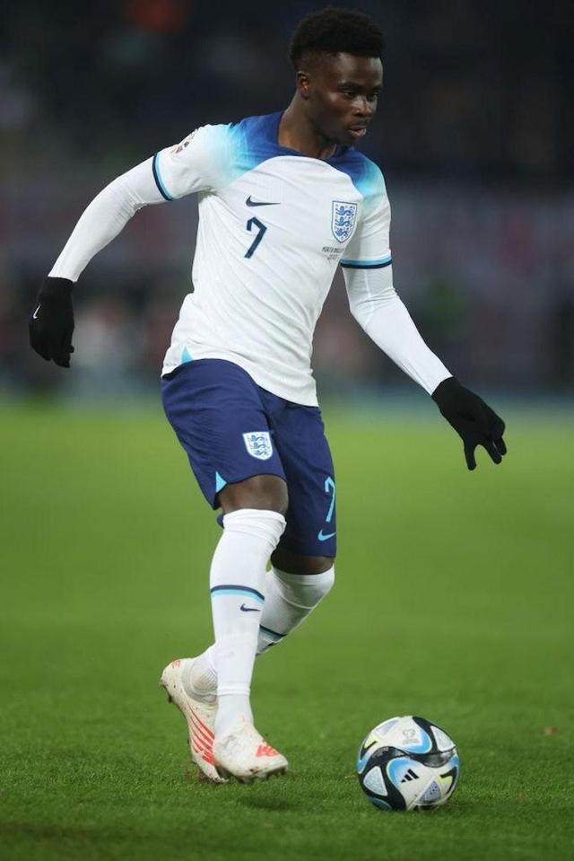 新秀球员成为球队亮点,展现出色表现引人瞩目 新秀球员成为球队亮点,展现出色表现引人瞩目