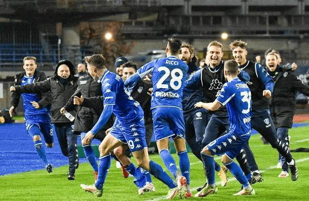 关于奥林匹亚科斯球员士气高昂，备战决胜之战的信息