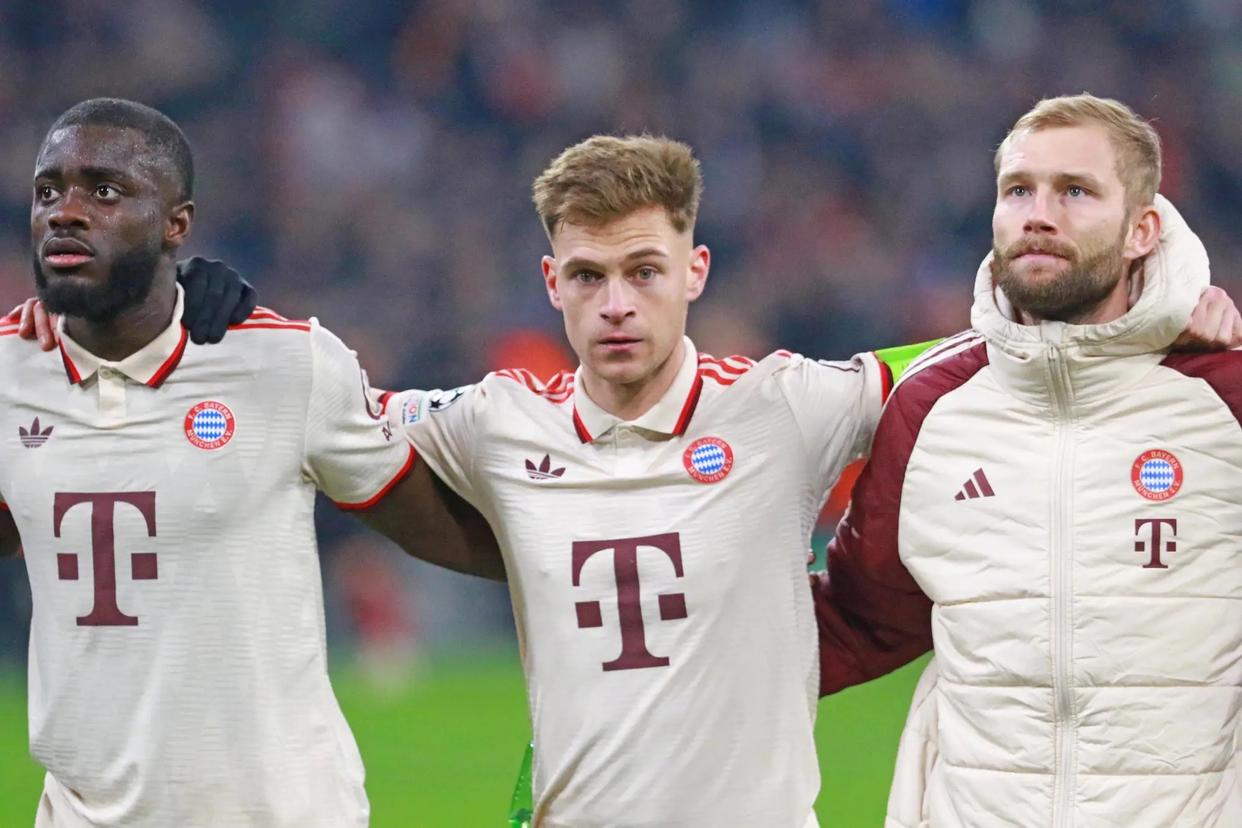 包含拜仁慕尼黑主场大败，主帅面临严重考验的词条