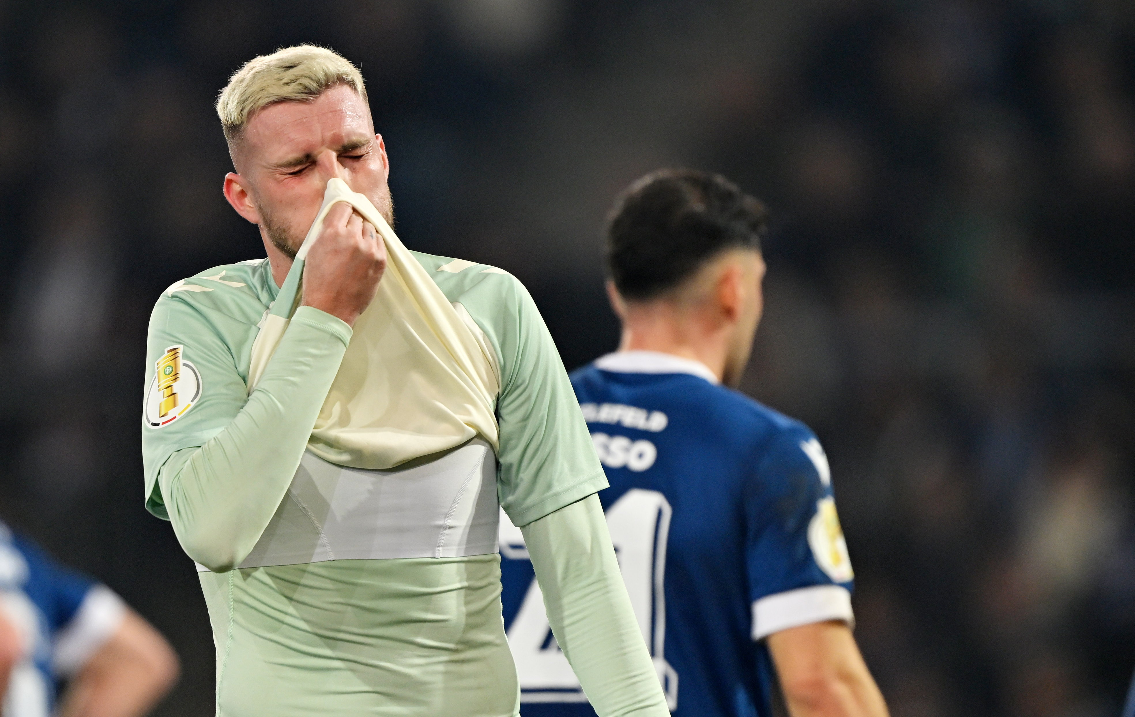 球员遭遇个人危机，表现骤然下滑