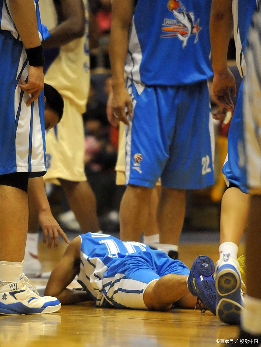 球员遭遇个人危机，表现骤然下滑