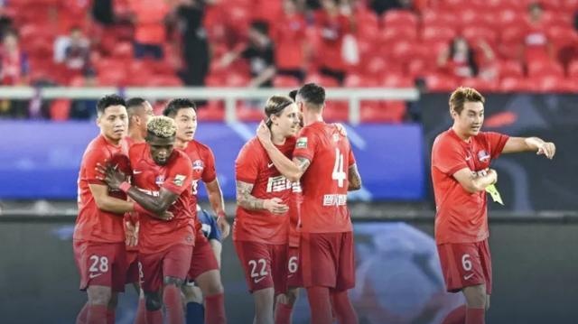 关于胜负悬念，中超球队携手奋力拼搏争夺胜利的信息