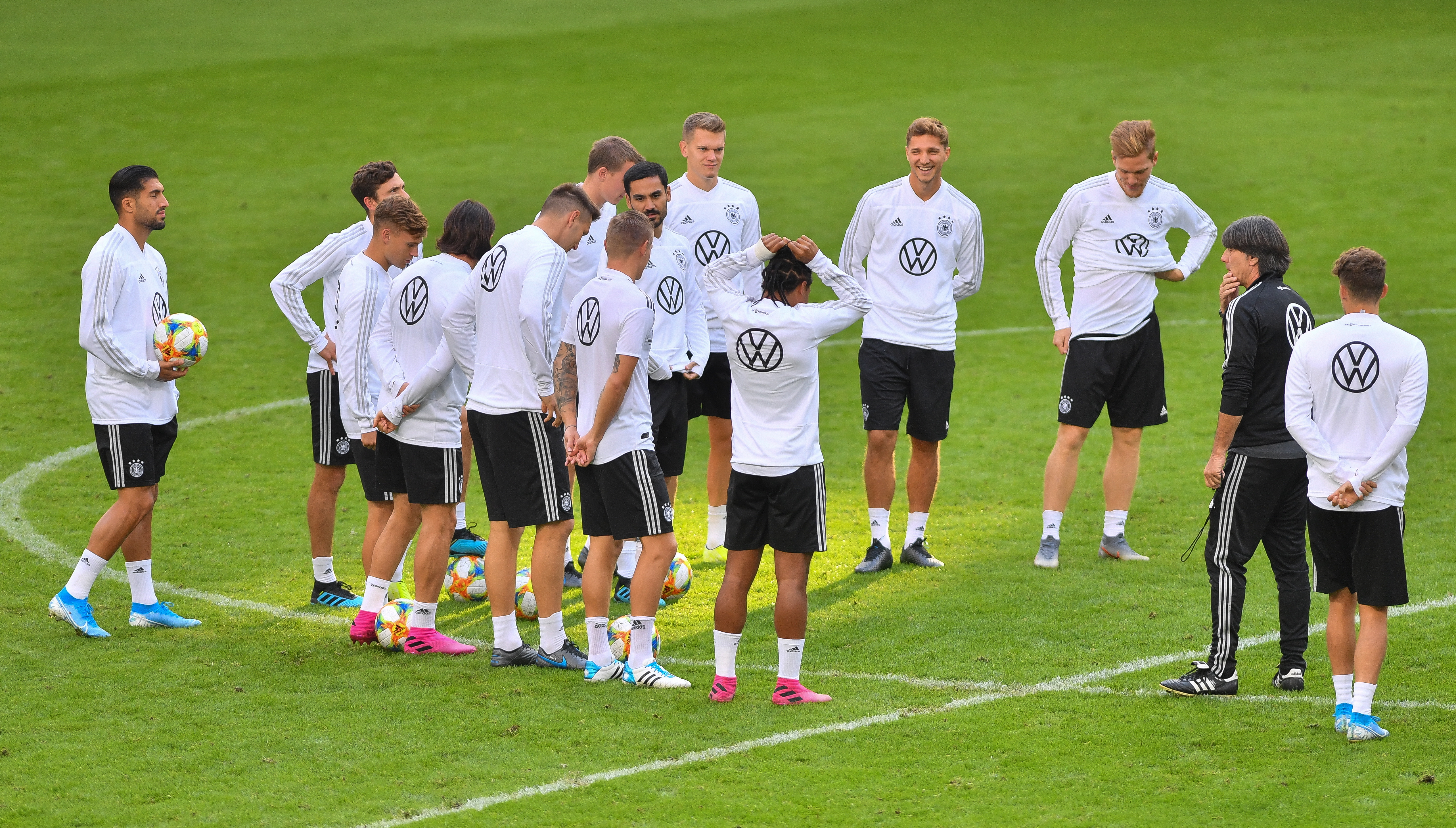 关于巴尔干国家在欧锦赛预选赛中积极备战的信息