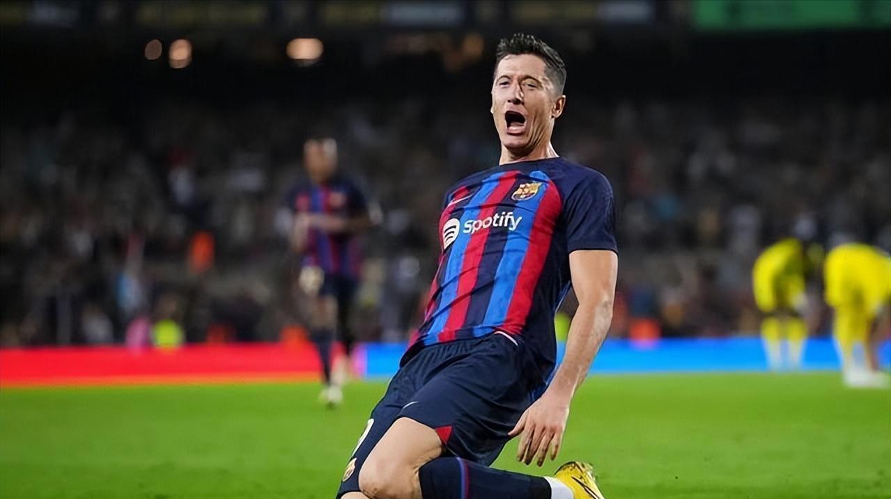 包含瓦伦西亚连续不胜，陷入保级区的词条