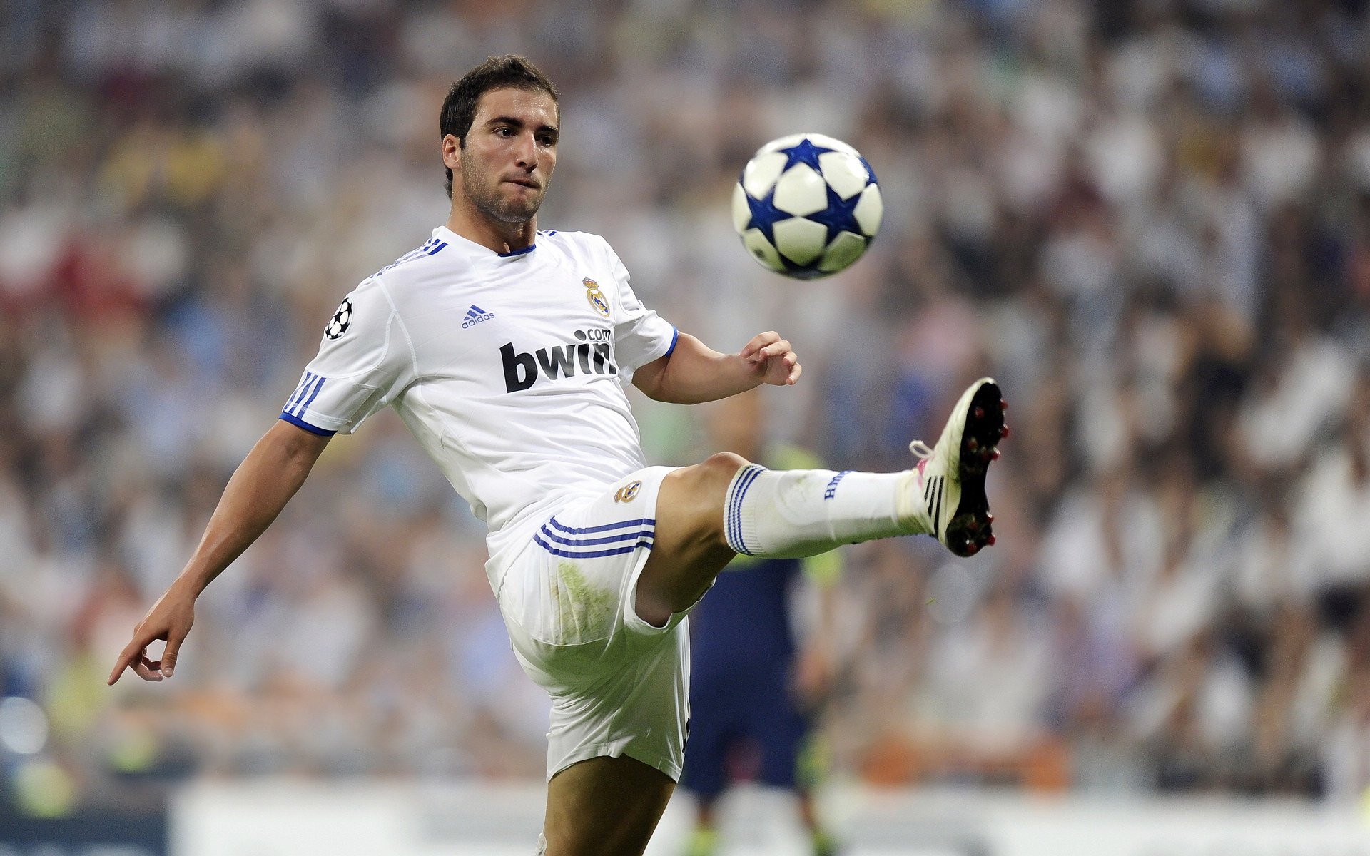 冰岛铁蹄碾过尼斯,维尼修斯,那个让防守者陷入存在主义危机的无解之谜