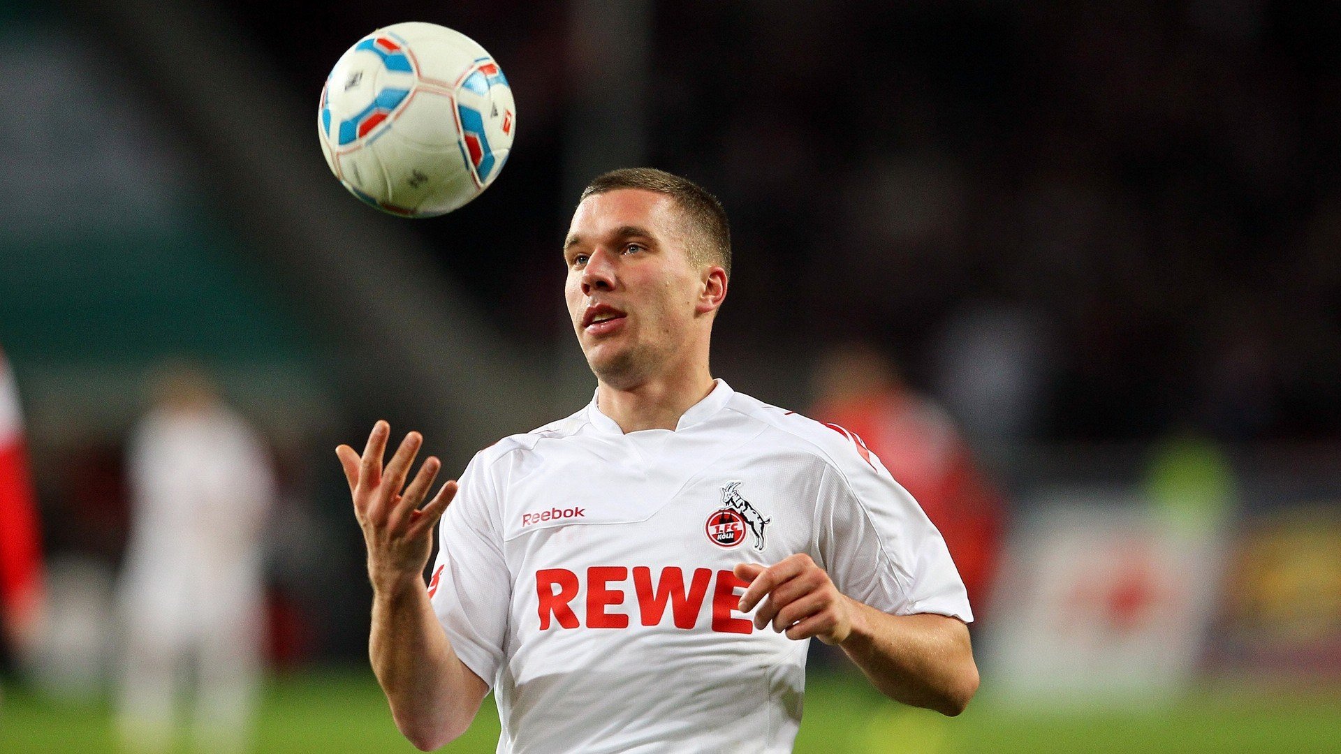 阿坎吉终场绝杀引爆全场,苏格兰最后时刻逆转雷恩书写传奇